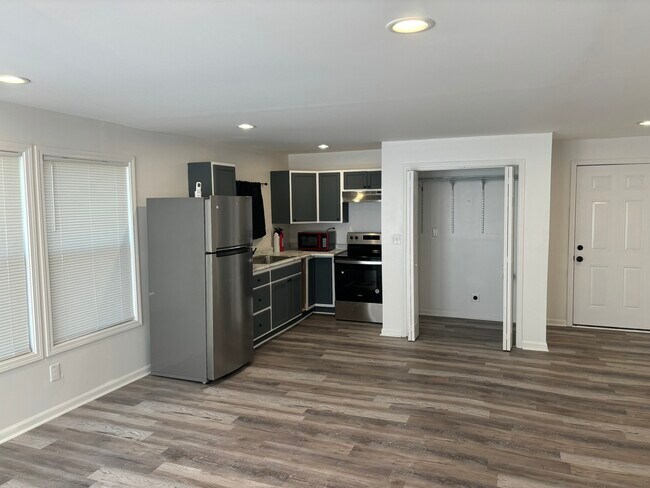 Building Photo - 2824 Watts Rd