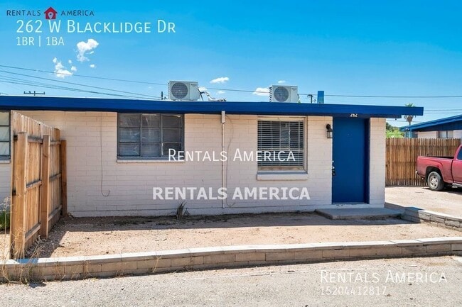 Foto del edificio - BLACKLIDGE DR, 262 W