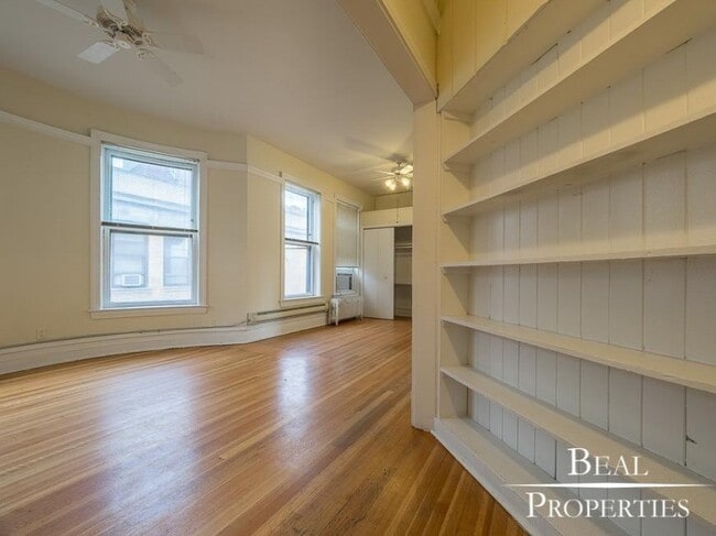 Building Photo - 2 bedroom in CHICAGO IL 60610
