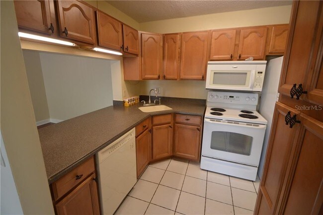 Building Photo - 1624 S Pine Ridge Cir