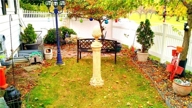 Foto del edificio - 1604 Guernsey Ct