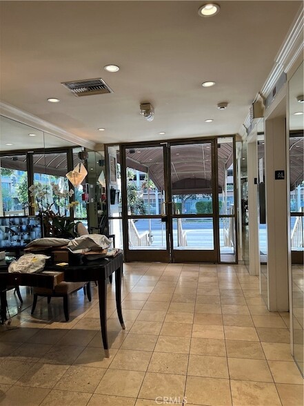 Foto del edificio - 10747 Wilshire Blvd