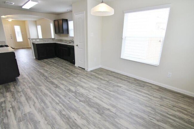 Foto del edificio - 12042 Pia Drive