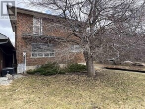 Building Photo - 915 Taunton Rd E