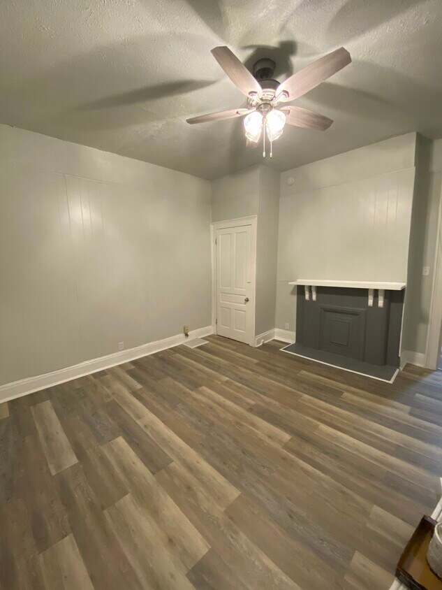 Building Photo - 506 Maple St