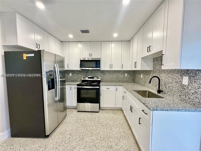 Foto del edificio - 10300 NW 35th Pl