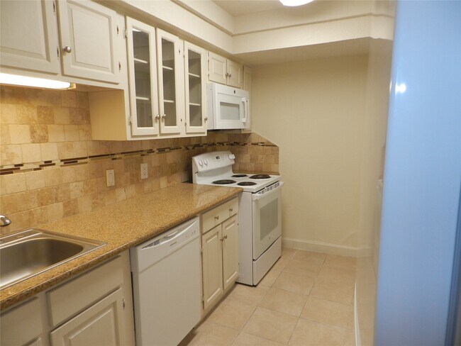 Foto del edificio - 14309 Misty Meadow Ln