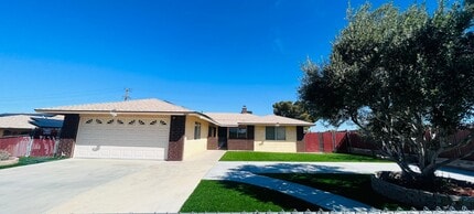 Building Photo - 2081 Diamond Ave