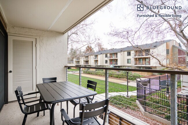 Foto del edificio - 350 Sharon Park Dr