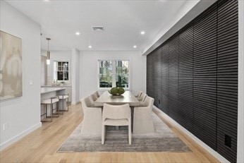 Foto del edificio - 1574 Beacon St