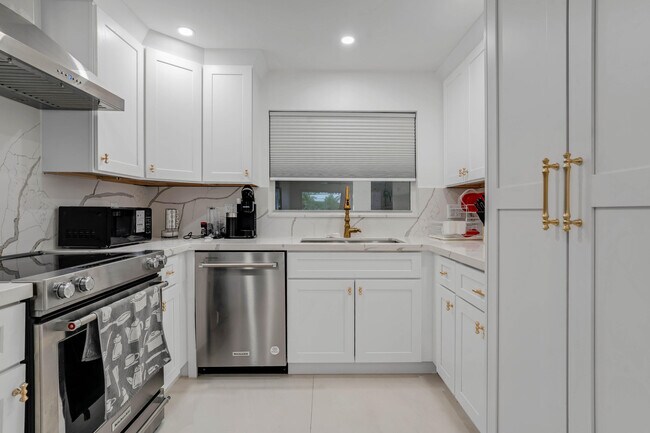Foto del edificio - 401 Briny Ave