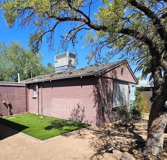 Foto del edificio - 1323 N Norton Ave