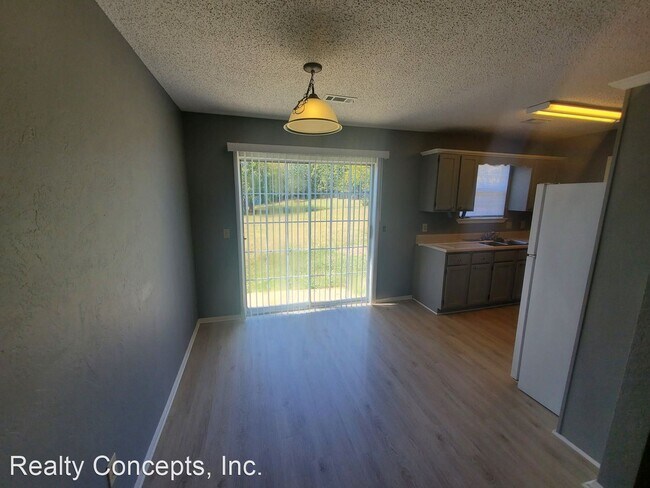 Building Photo - 3 br, 1.5 bath House - 3965 N. Gulley Road