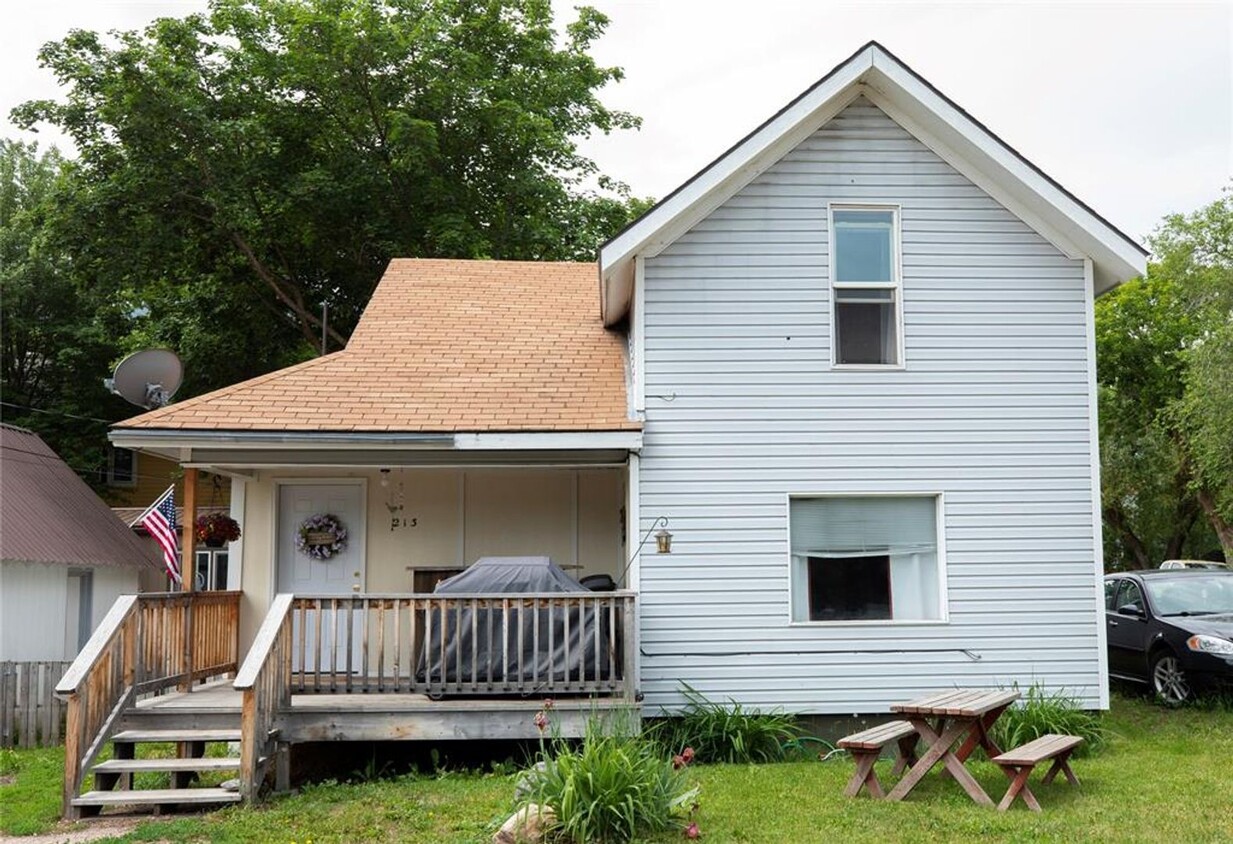 Foto principal - 213 Clyde St