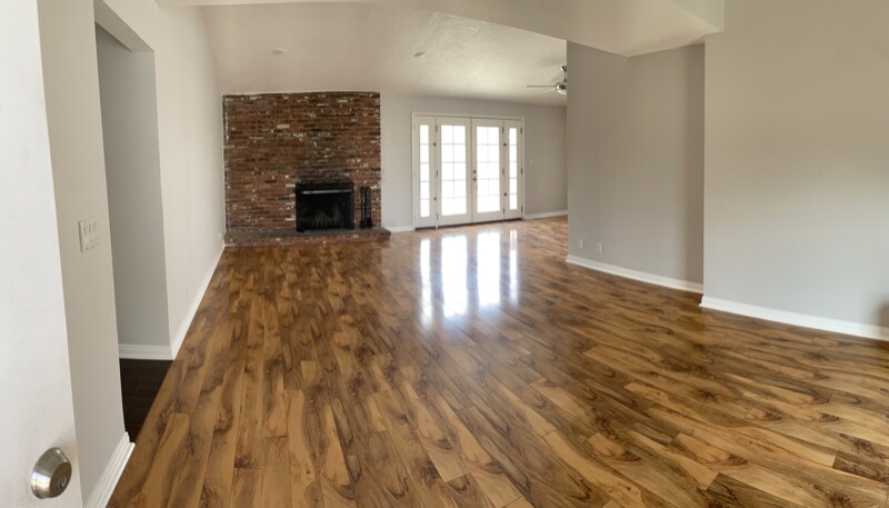 Primary Photo - 5783 Los Angeles Way