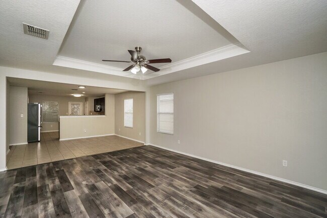 Foto del edificio - 818 Cowhide Dr