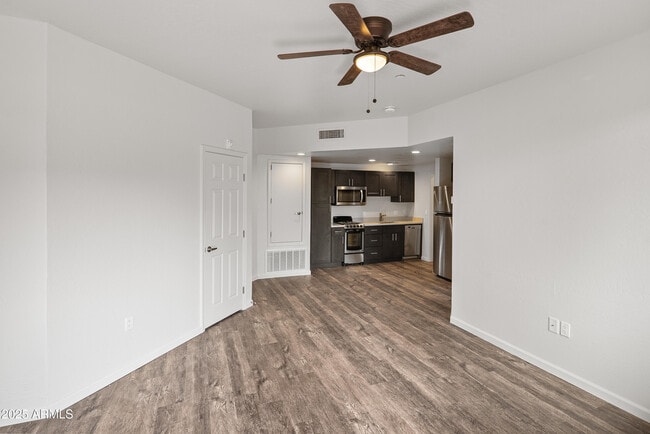 Building Photo - 1413 Kestrel Cir
