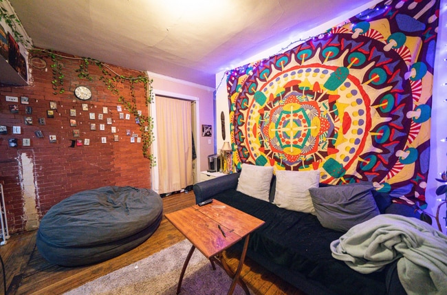 Building Photo - 52 Fenway