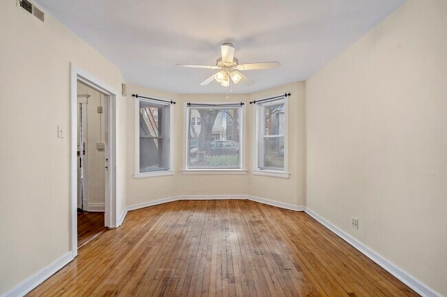 Front room / living room - 2541 W Carmen Ave