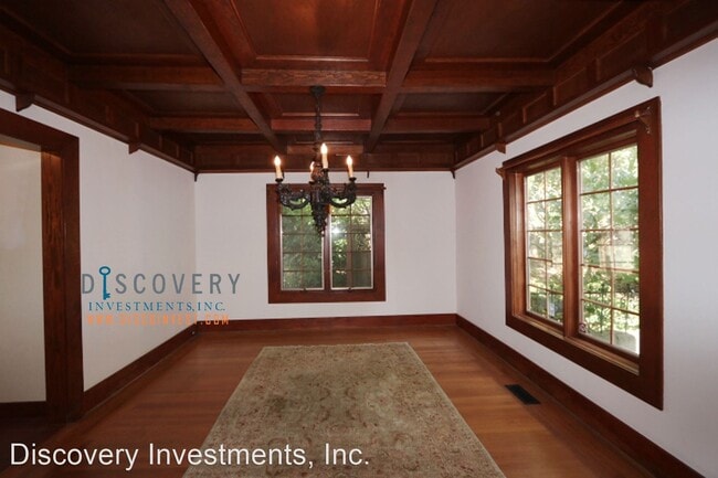 Building Photo - 4 br, 2.5 bath House - 1734 Woodhaven Way