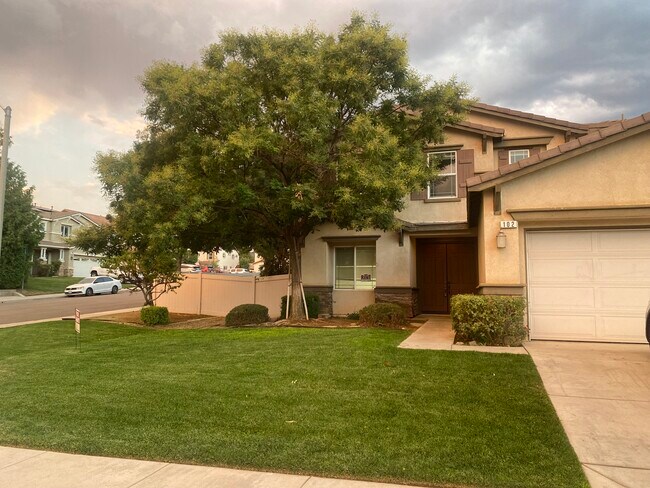 Foto del edificio - 102 Elderberry Ct