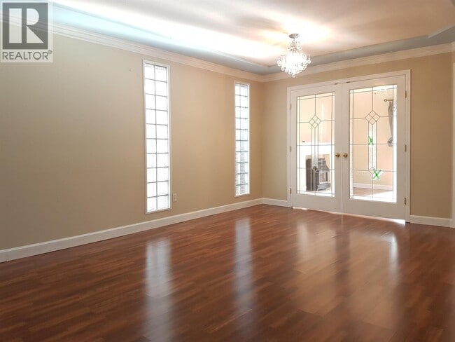 Photo du bâtiment - 10180-101N4 No. 4 Road