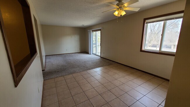 Building Photo - 540 Whispering Ln