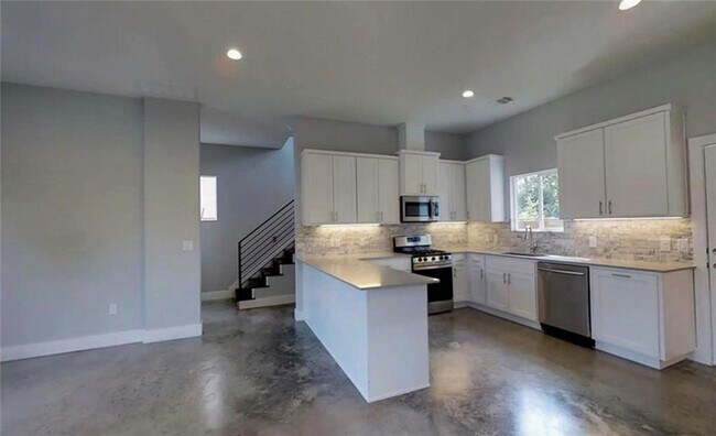 Foto del edificio - 6902 Carver Ave
