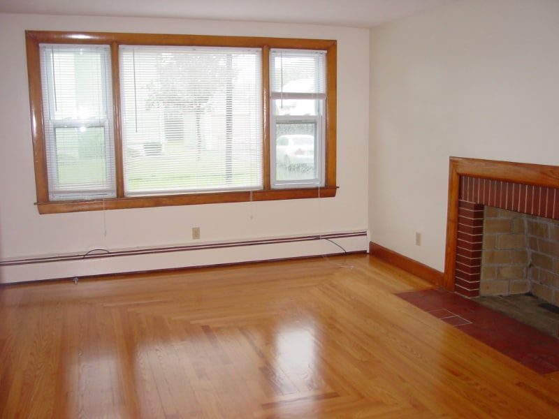 Primary Photo - 27 Foster St
