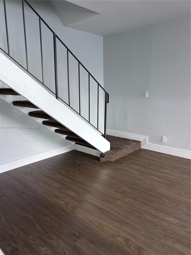 Building Photo - 2181 Catherine Dr