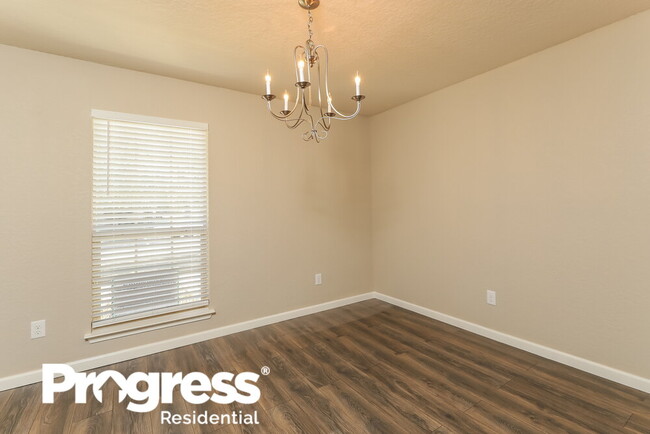 Foto del edificio - 8450 Pale Horse Ln