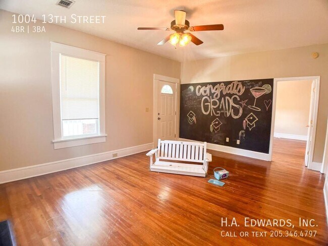 Photo - 1004 13th St House