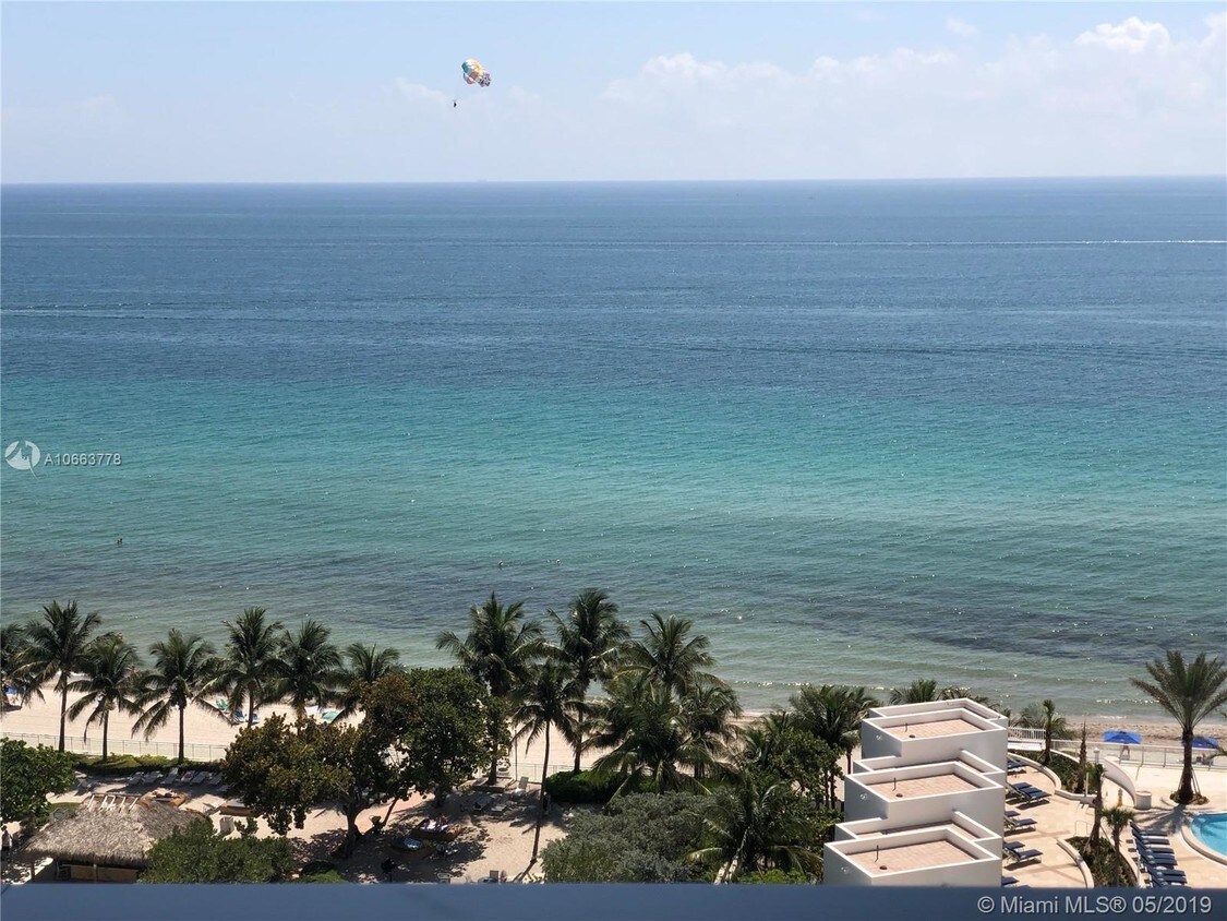 Primary Photo - 3101 S Ocean Dr