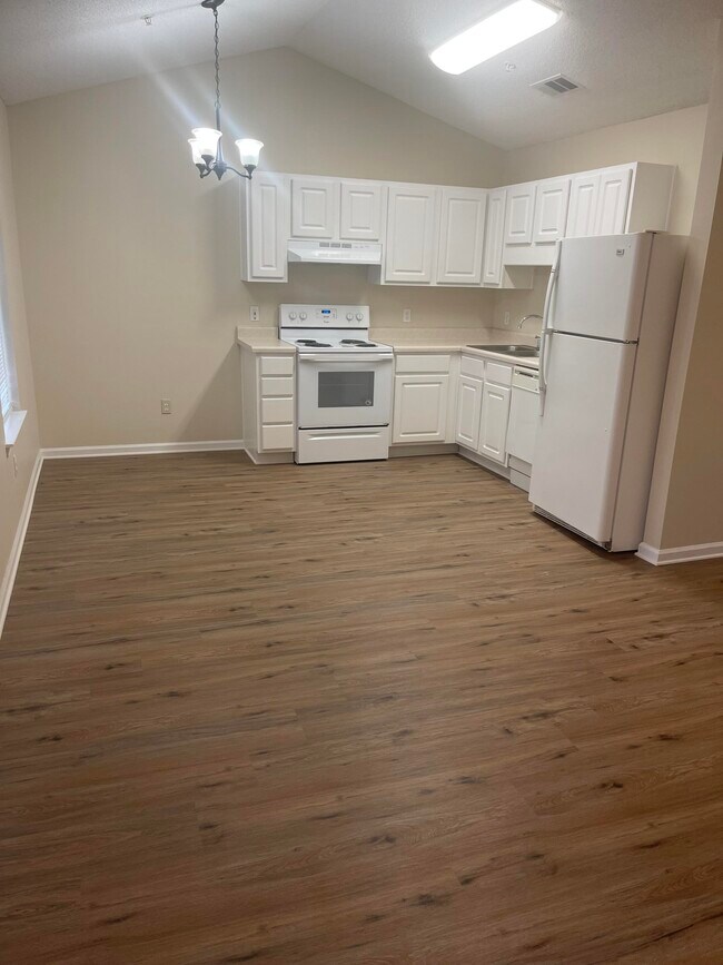 Building Photo - 770 Rockport Ct