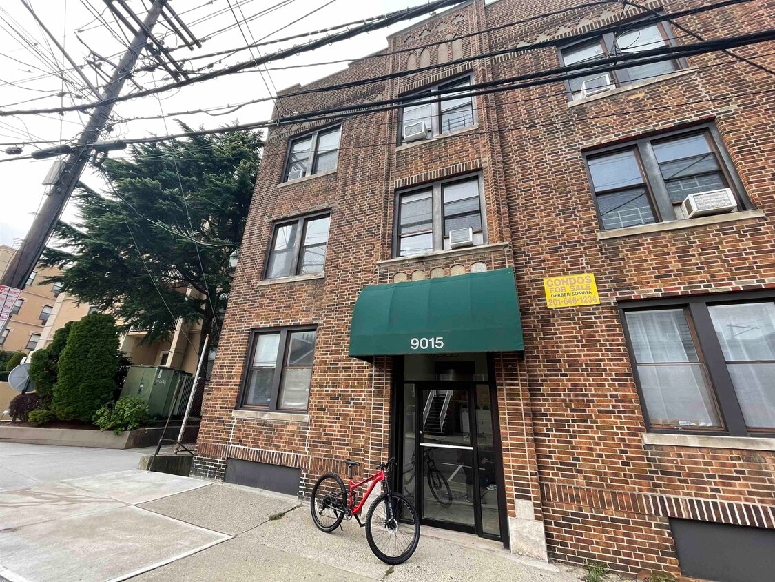 Primary Photo - 9015 Bergenwood Ave