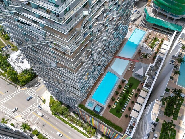 Foto del edificio - 1300 S Miami Ave