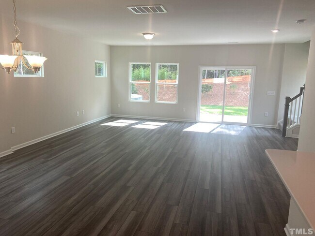 Building Photo - 304 Joneshaven Dr
