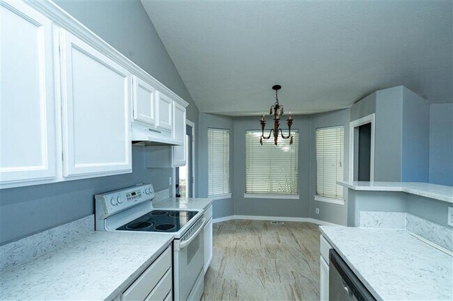 Foto del edificio - 358 Steep Mountain Dr