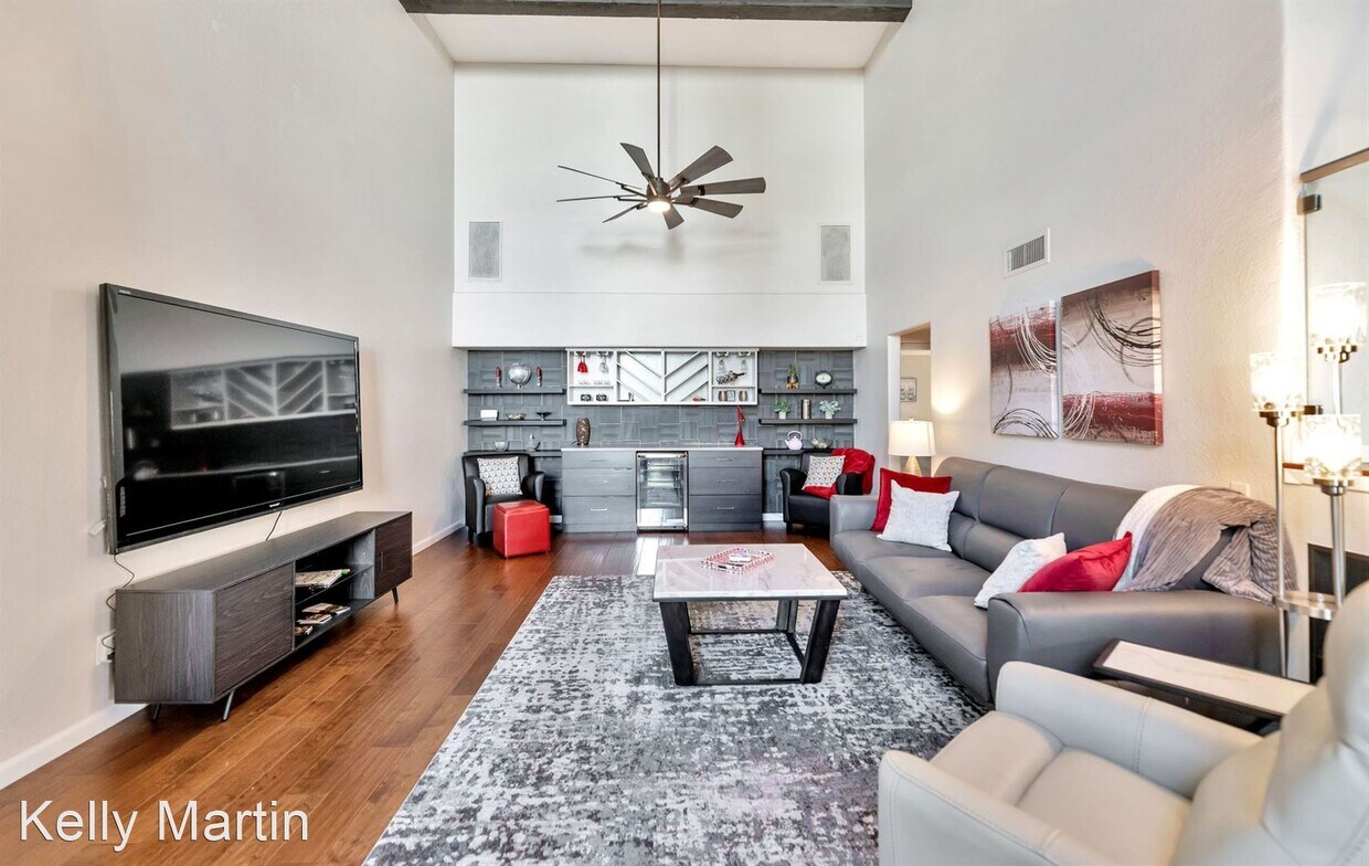 Foto principal - 3 br, 2.5 bath House - 7740 E Camelback Rd