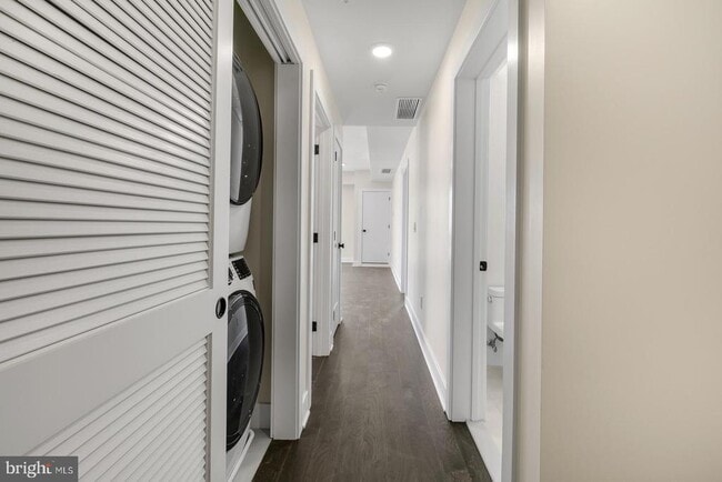 Building Photo - 1868 Frankford Ave