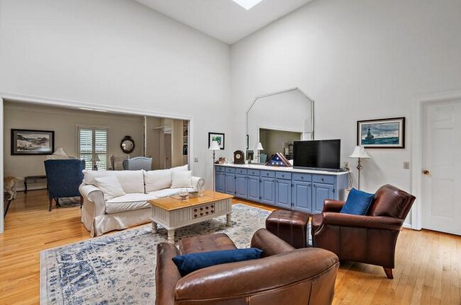 Foto del edificio - 2707 Abbott Martin Rd