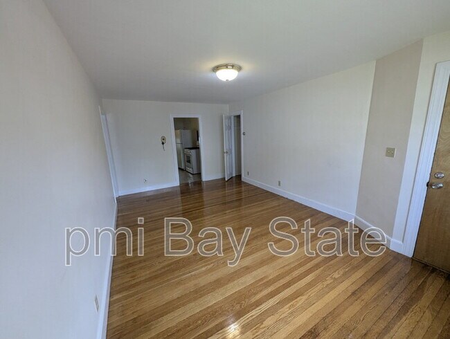 Building Photo - 192 Holbrook Rd