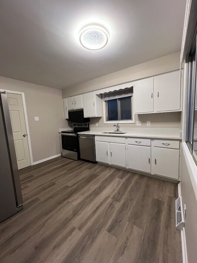Foto del edificio - 11224 Roxbury Dr