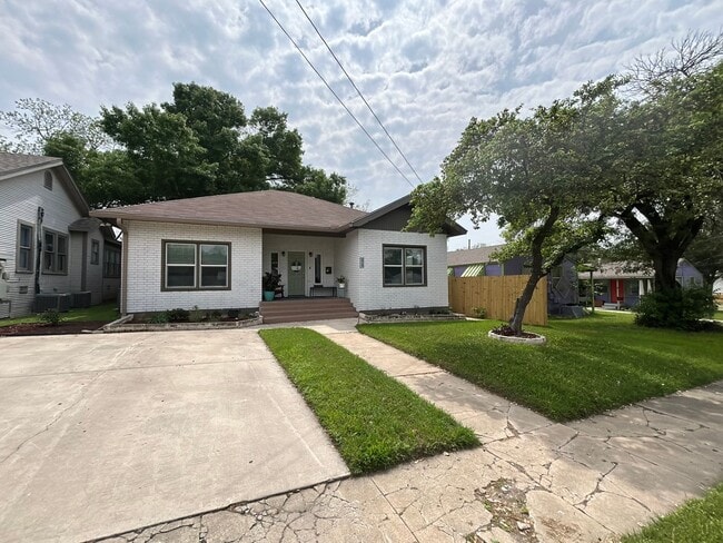 Building Photo - *COMING SOON* Updated Home Near Downtown – EV Charger, Office & Outdoor Oasis!