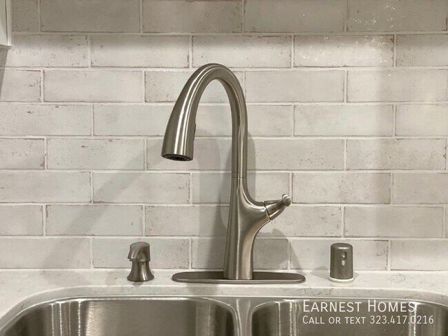 Foto del edificio - Gorgeous Fully Remodeled 1-Bed + 1-Bath in...