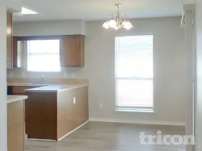 Building Photo - 6747 Long Meadow Cir S