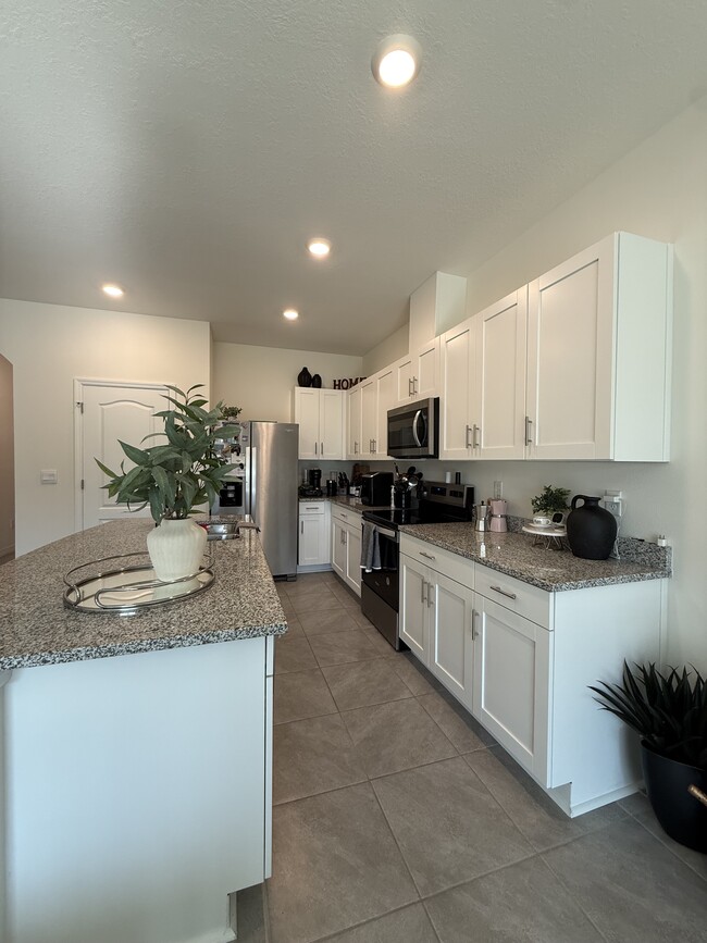 Foto del edificio - 111 Maya Wy