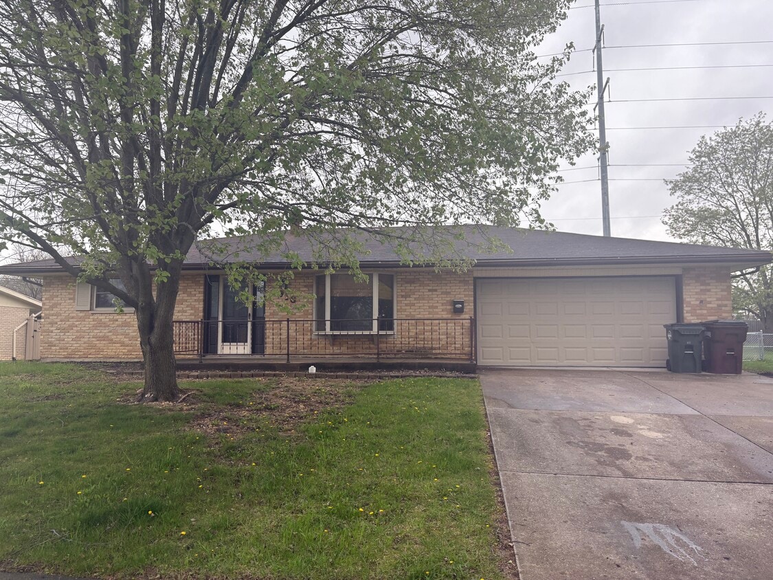 916 Hile Lane, Englewood, Ohio 45322 - 916 Hile Ln
