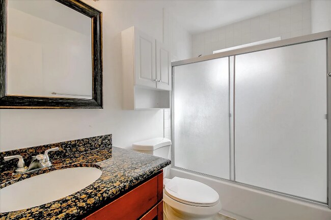 Foto del edificio - 3745 Miramar Way