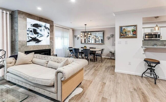 Building Photo - 1221 Kings Rd